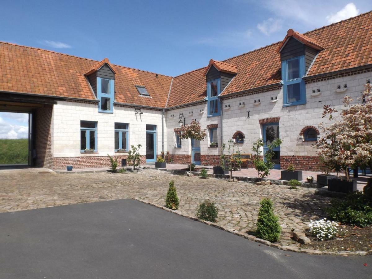 Le Gite Des Menhirs Mont-Saint-Eloi Exterior foto